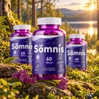 Tre burkar Sömnis gummibjörnar utomhus i skogen vid solnedgång